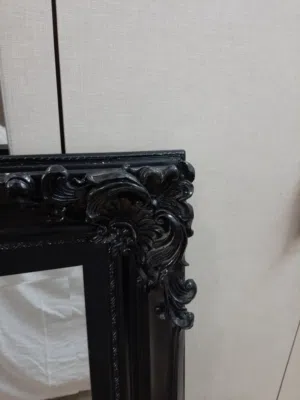 مرايه مع برواز مزخرف