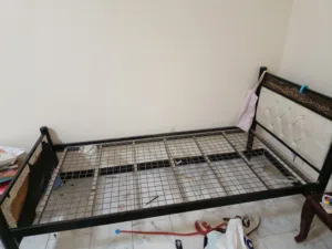 سريرحديد عدد2 بحاله جيده جدا مستعمل