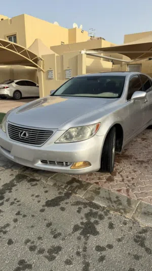 Used Lexus LS in Abu Dhabi