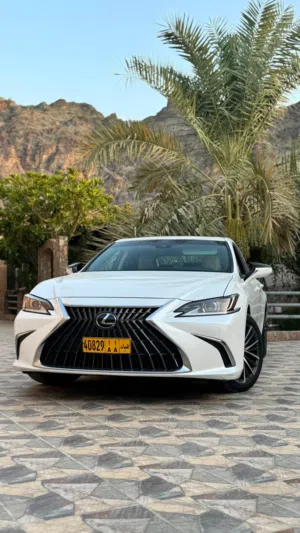 لكزس es350 موديل 2024 قمه بالنظافه واقل سعر