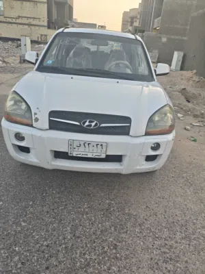 توسان للبيع مديل 2009 بدون حادث سته سلندر  بيها فتحه سقف