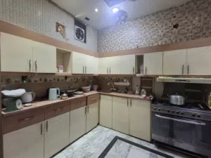 مطبخ مستعمل نضيف جدا 6 متر خشب ام دي اف