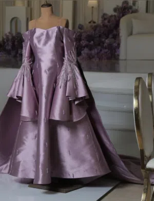 فستان ملكة ( لبسة واحدة فقط)