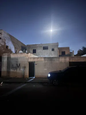 200 m2 3 Bedrooms Townhouse for Sale in Tripoli Al-Serraj