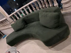 كنب منحني مع مرجيحة