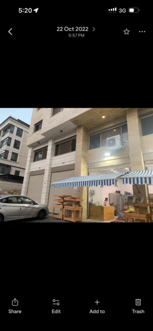 محلين ارضيات وعليهم سدة تمتد على مساحة 4 محلات