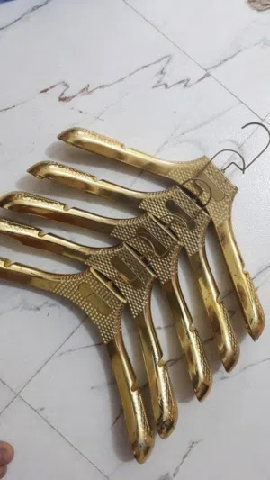 للبيع تعلاگة ملابس ذهبية عدد 200 قطعة