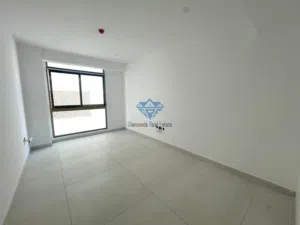 شقة للبيع في بوشر – مقابل عُمان مول