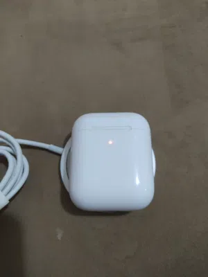 ابل 2 وايرليس اصلي جديد بالسريال نمبر بحاله بحاله ممتازه لم تستخدم