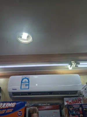 للبيع مكيف بحالة ممتازة