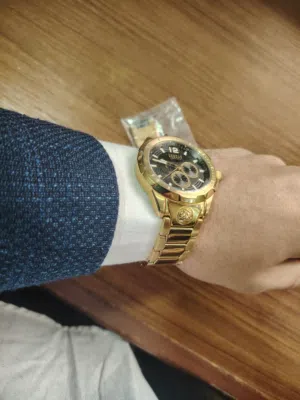 ساعة فخمة للبيع