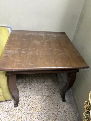 ميز خشب متر في متر