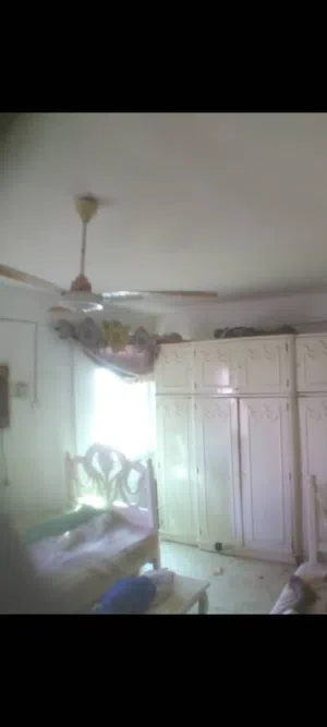 غرفة استقبال سنغل متيييينه جدا اتعملت ف الورشة الصناعيه  دولاب 4 ضلف بالمخازن  وجوز سراير عرض 120+ م