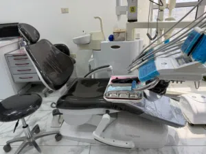 كرسي اسنان وجهاز اشعة ايطالي للبيع