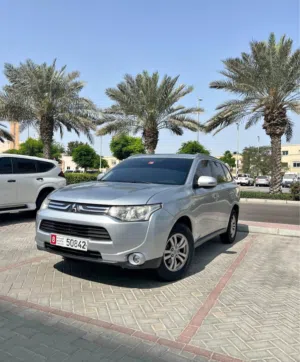 Mitsubishi outlander 2015 mlkiya 1 year