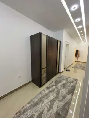 شقة للإيجار في السبعة بجانب سوق مادي مول