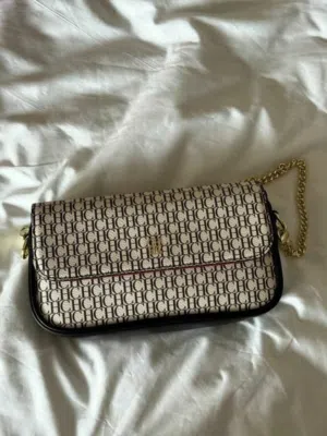 حقيبة براند ch