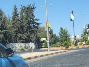 ارض للبيع في أجمل مناطق عمان الغربية بدر الجديده القبة على شارعين تصلح للإستثمار تجاري