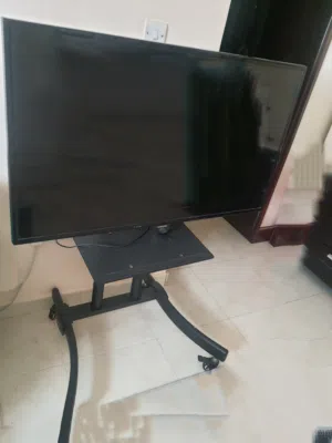 تلفزيون سامسونج مع ستاند