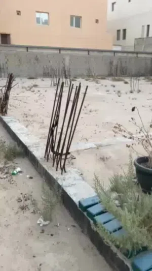 مساحه الارض 600 متر