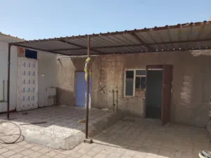 وجبه حديد مستعمل نضيف كرفان ودرج وسقايف
