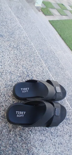 للبيع احذيه