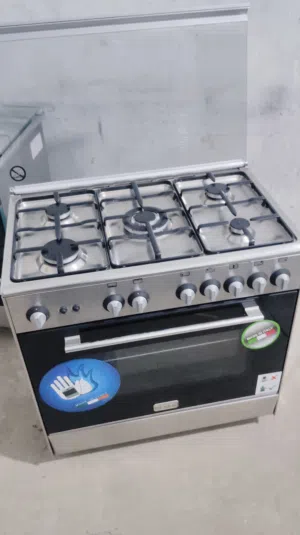 نبيع طباخ 5 شعله مقاس 80 × 50 معا التوصل التشغيل والكفاله بحاله ممتازه طباخ ديكسون ايطالي