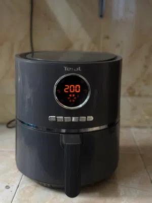 Sharp 20 - 24 Liters Microwave in Muscat