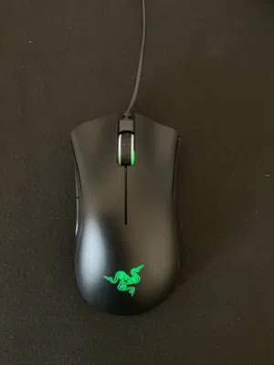 ماوس Razer Deathadder Essential الشهير، مناسب للجيمنج و الاستخدام اليومي، للبيع بسعر اقتصادي.