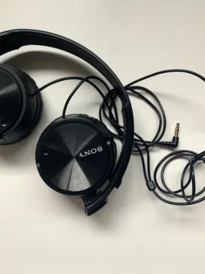 سماعة Sony MDR-ZX110NC أصلية بسعر ممتاز !!