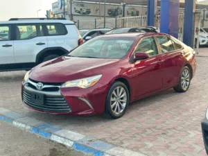 للبيع في عدن كامري امريكي هيبرد اعلى فئه وارد ماشيه 81 الف موديل 2015 فل كامل السعر 8500$ امريكي