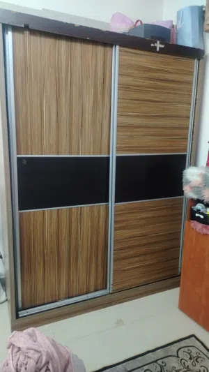 خزانه طابقين 6 ابواب بالاضافه لخرانه شبابيه بابين سحاب