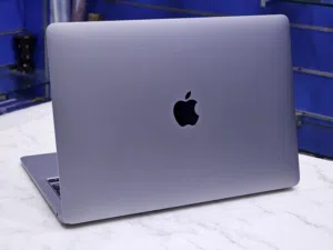 APPLE MACBOOK AIR  YEAR 2020 MODEL A2337 M1 PROCESSOR  8GB RAM 250GB SSD 13.3 INCH DISPLAY