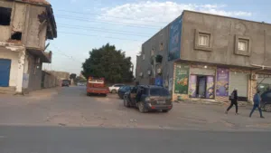 استراحة قيد الانشاء بها حوض سباحة مساحة الأرض 309 متر مسقوف 95 متر داخل مقسم استراحات طريق 8 متر خاص