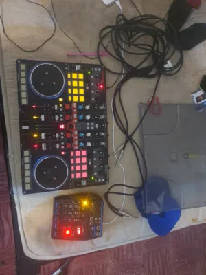 ميكسر صوت (Audio Mixer). +Vestax VCI-400 DJ