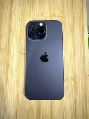 الموديل 16 برو ماكس  ذاكرة 256  اللون الاسود  مستخدم بحاله ممتازه  نظام تشغيل iOS 18 قابل للتحديث