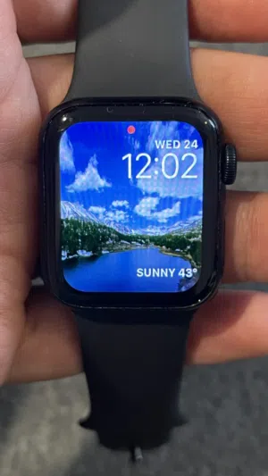 Apple watch se 2  40 mm  ساعة ابل se الاصدار الثاني
