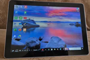 Microsoft Surface Go 128 GB in Al Sharqiya