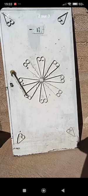 باب للبيع حاجة نقة