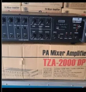 مضخم صوت من نوع Ahuja TZA-2000 يحتوي على ميزات صوتية متقدمة.