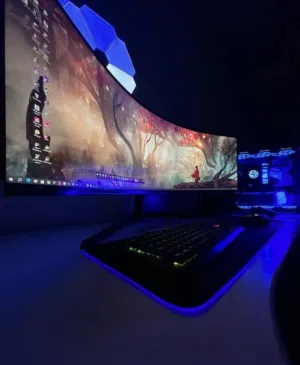 32 Samsung monitors for sale  in Al Riyadh