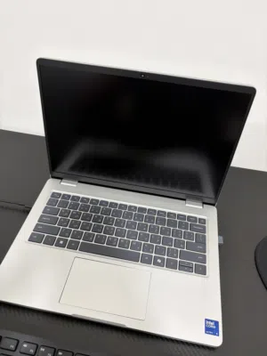 لابتوب ديل غير مستخدم.