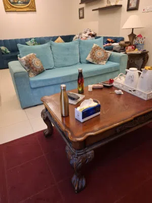 sofa set for 5 persons in excellent condition طقم جلوس نظيف جدا