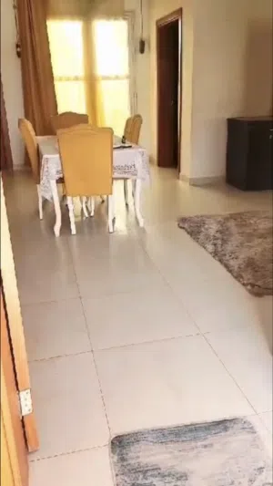 السلام عليكم ورحمة الله وبركاته منزل للبيع في عين زاره الجدادعه مساحه الارض 200 متر 3 غرف نوم وصلون