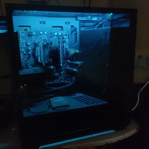 للبيع Gaming PC وحش الميزانية - أداء جبار وشكل فخم