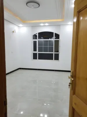 شقه لوكس ب100 ب22 مايو