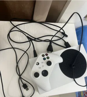 اكسبوكس سيريس اس للبدل او للبيع شوف الوصف