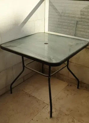 طاولة شمسية حديد مع قزازة