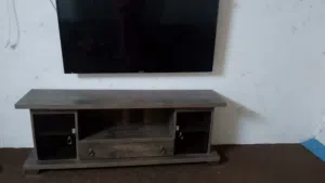 خزانه وطاوله شاشه