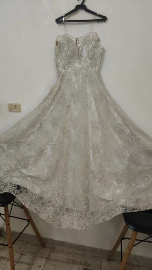 فستان عروس ابيض للبيع